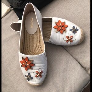 Micheal Kors Floral White Leather Shoes!
